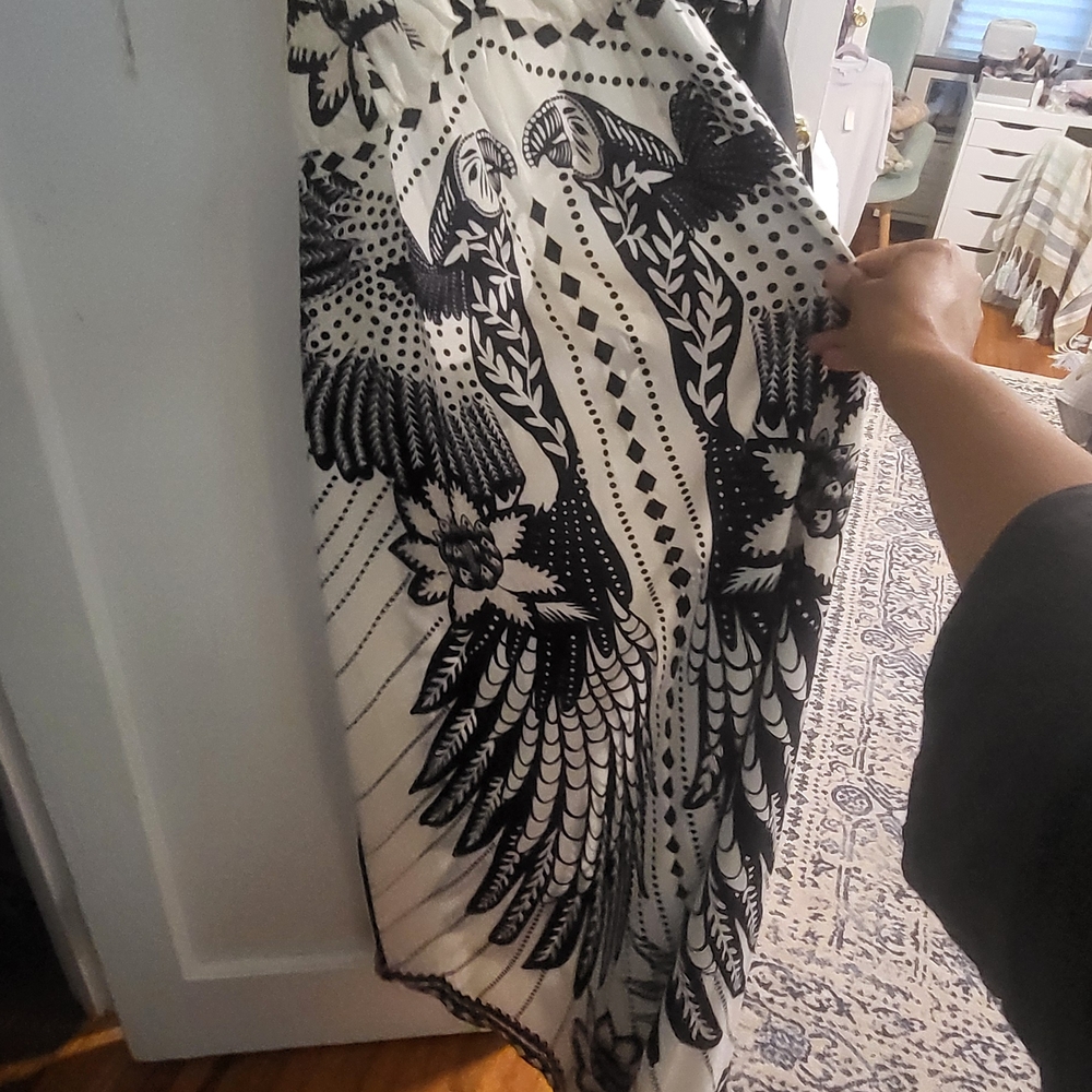 Black and White Maxi Dress 🖤🤍🖤 - Picture 7 of 7